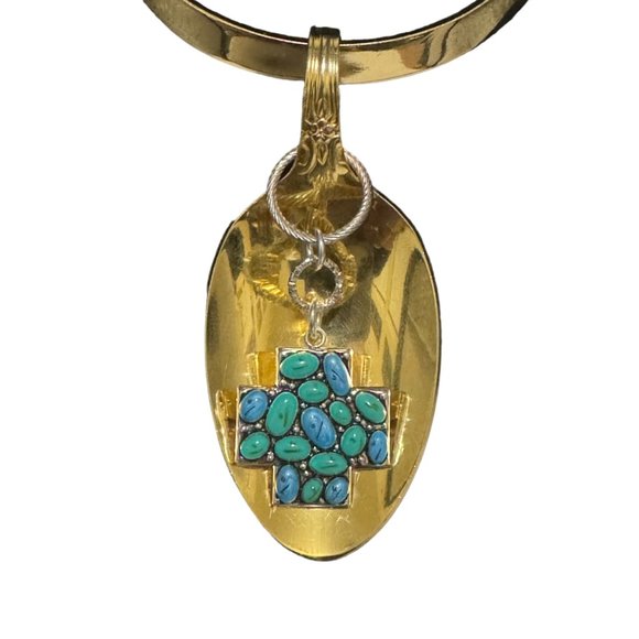 King Arthur’s Gold Electroplated Artisan Spoon Pendant w/ Cross Choker Necklace - Picture 7 of 11